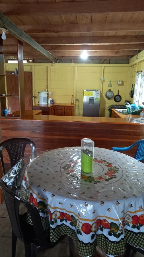 Hotel Casa Manati à Lívingston Extérieur photo